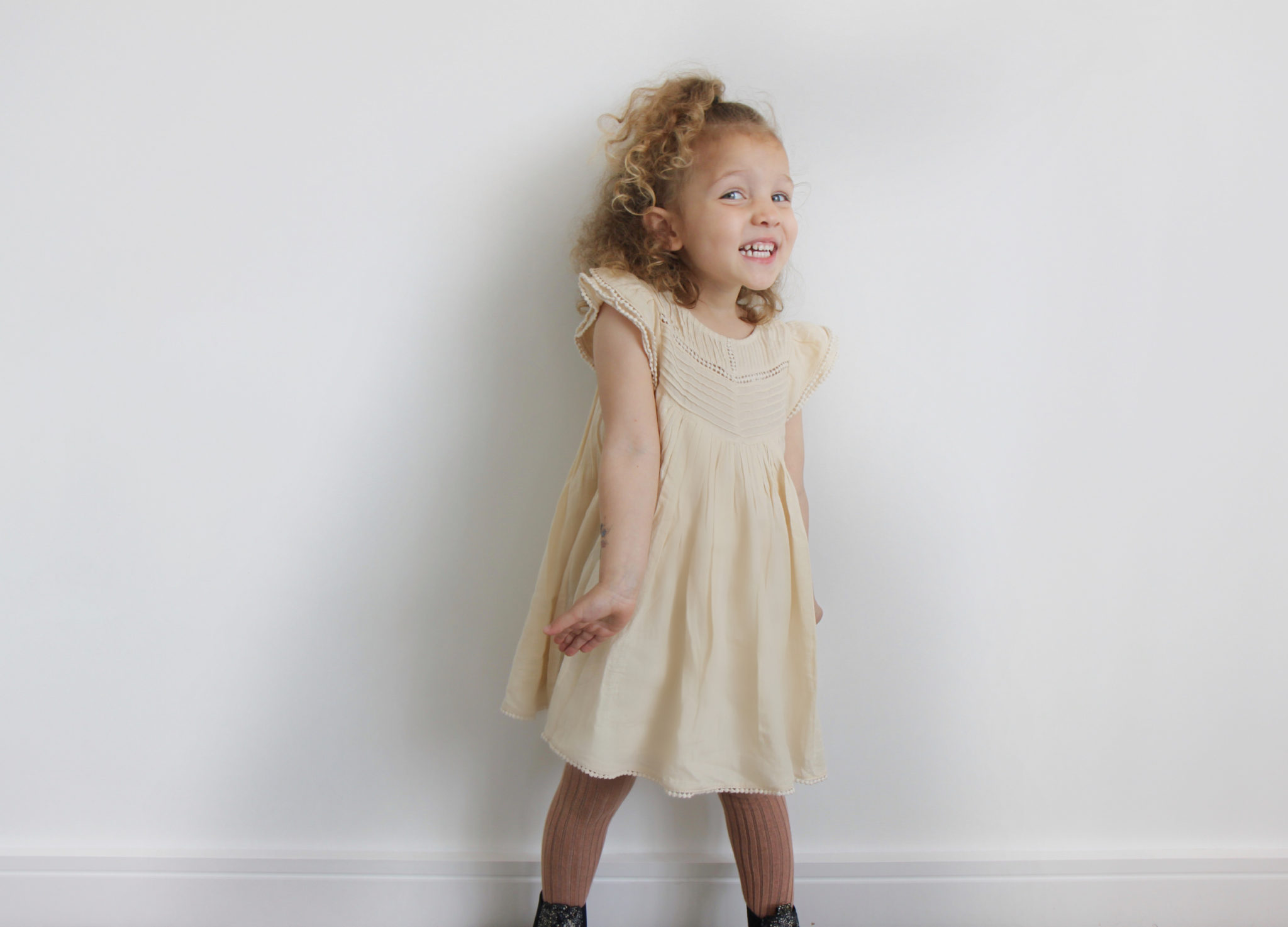 Corporate-style-story-muddy-creatures-kids-styling-service-review-mar-mar-copenhagen-cream-dress-rose-tights-floral-chelsea-boots-2017-05-21
